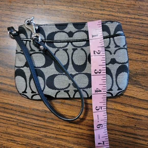 Authentic Coach Black & Grey Wristlet - Picture 9 of 10